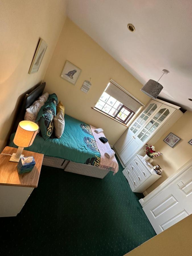 Edwards Cosy B&B Γκάλγουεϊ Εξωτερικό φωτογραφία