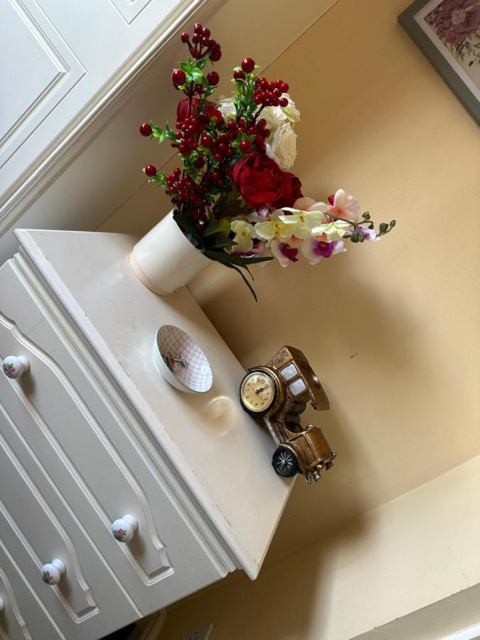 Edwards Cosy B&B Γκάλγουεϊ Εξωτερικό φωτογραφία